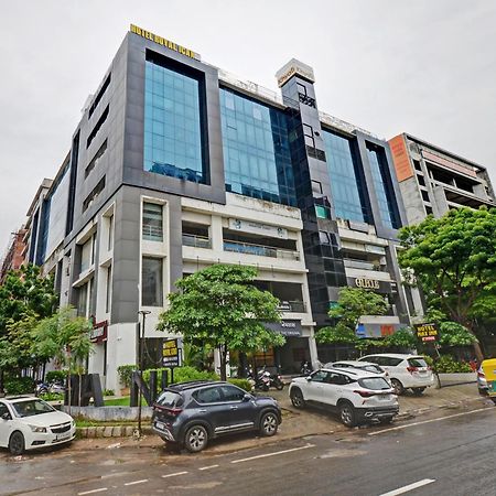 Hotel Royal Ican Sindhubhavan Road Ahmedabad Eksteriør bilde