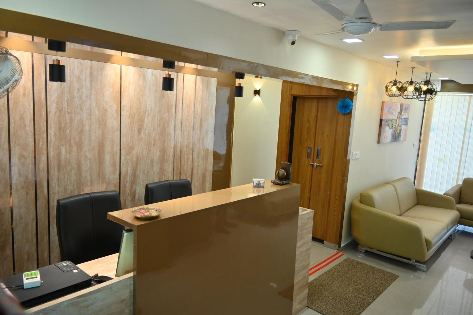 Hotel Royal Ican Sindhubhavan Road Ahmedabad Eksteriør bilde