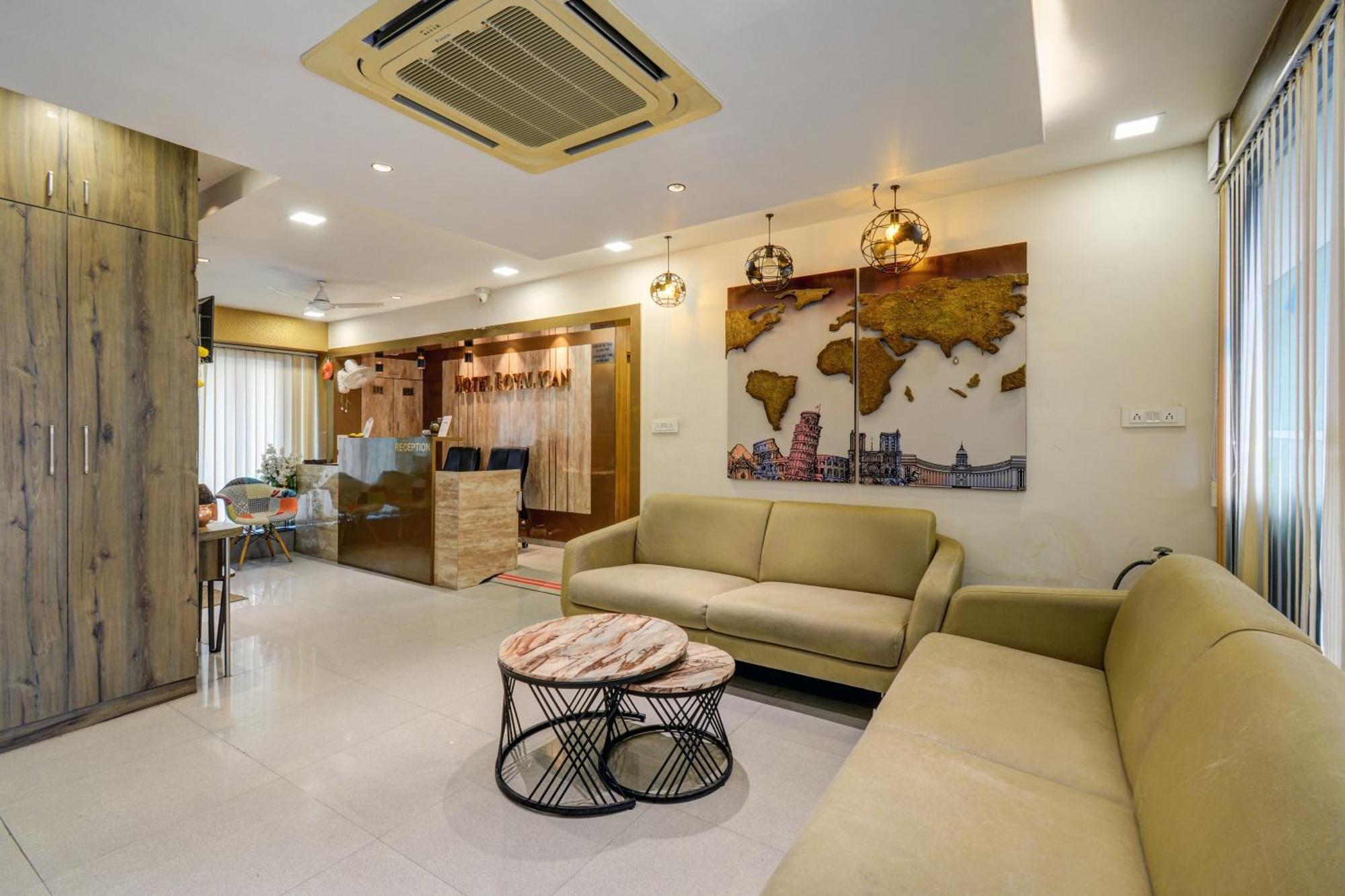 Hotel Royal Ican Sindhubhavan Road Ahmedabad Eksteriør bilde